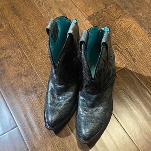 Corral Women's J Toe Ankle Shortie Cowgirl Boots with Zipper SZ 8 black/gray